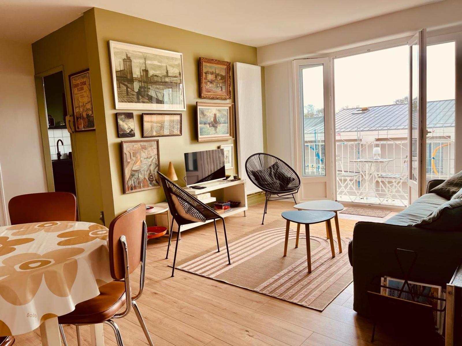 Appartement Champs De Mars 1 Proche Centre Ville, Balcon Et Parking *
